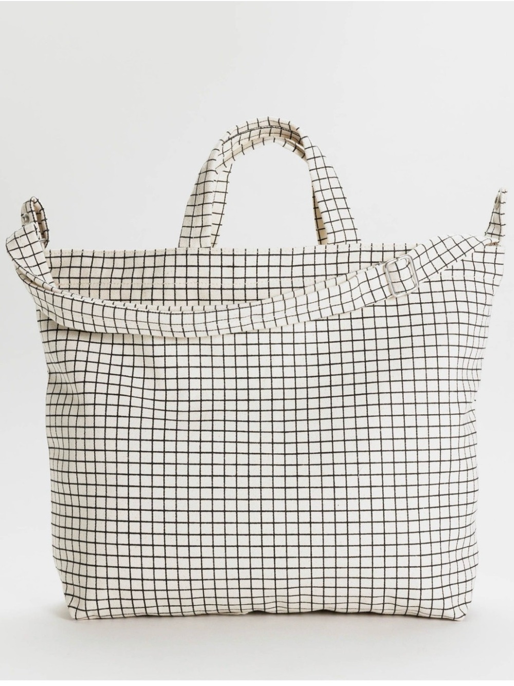 BAGGU Horizontal Grid Zip Duck Tote Bag in White & Black